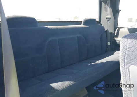 1998 Chevrolet K1500 Fleetside/Silverado Fleetside/Sportside z USA, uszkodzony, nr VIN 1GCEK19R2WE110616